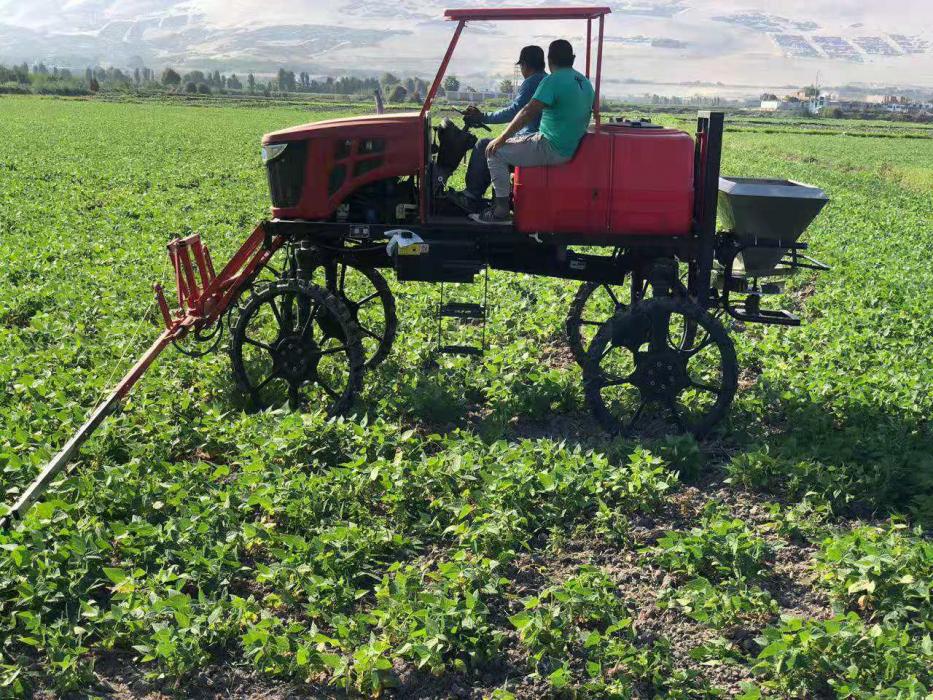 Self-Proplled Boom Sprayer